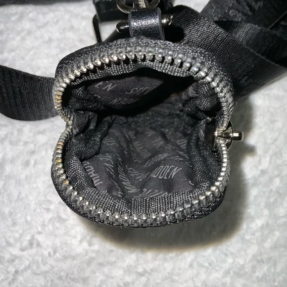 Steve Madden quilted crossbody purse - Picture 9 of 12